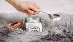 Does baking soda dry wet carpet?